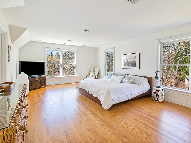 43 Lake Dr — Photo 11