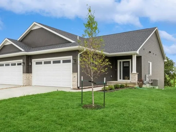 210 Dogwood Ln, Tiffin, IA 52340