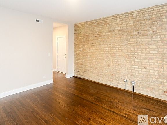 5th image of 2228 N Sawyer Ave APT 3W