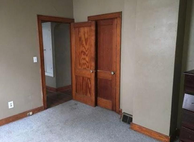 2nd image of 117 S Pine St APT A