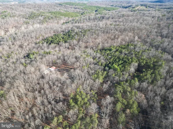 Trojan Ln, Winchester, VA 22603