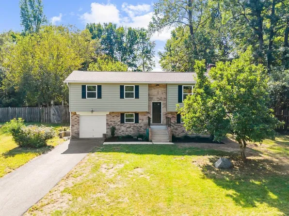 2118 Marbella Dr, Waldorf, MD 20601