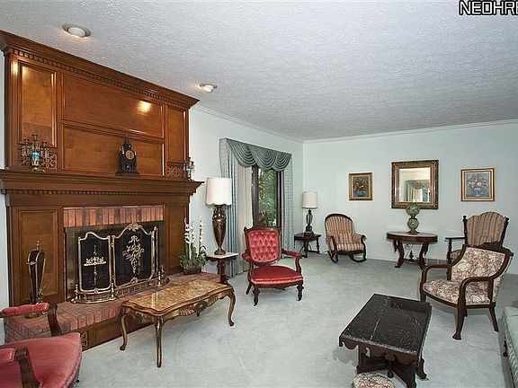 2nd image of 1041 Brook Ln #20
