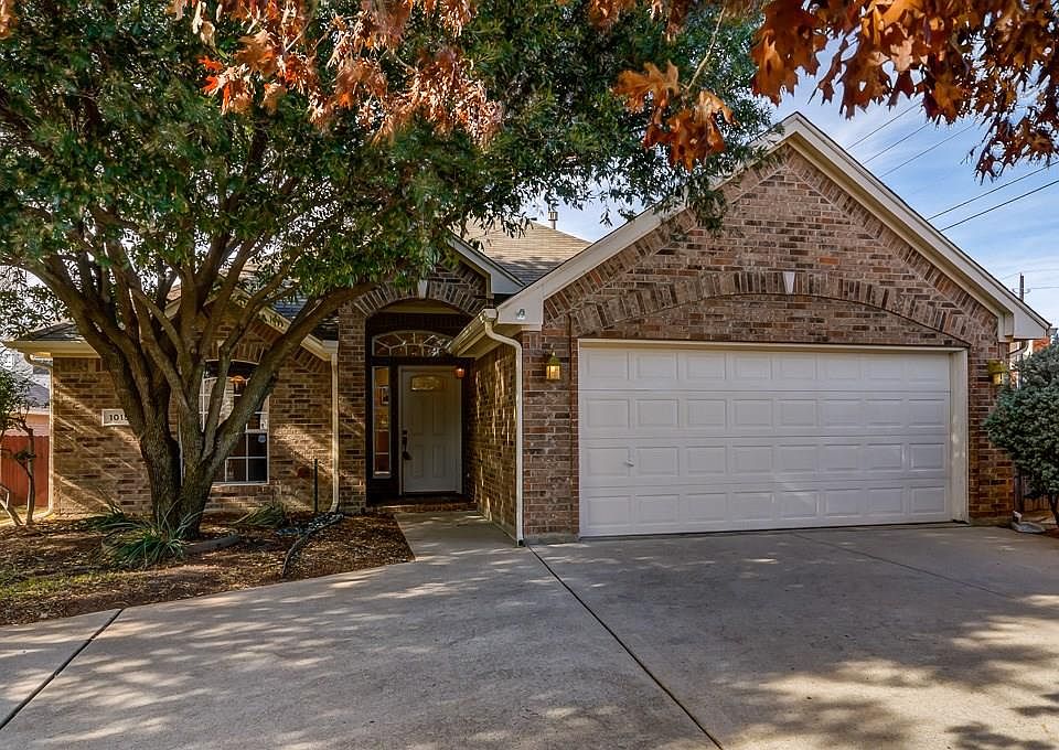 1st image of 1015 Harwood Ct