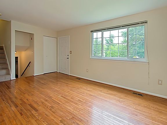 5th image of 2793 Crystal Wood Ct