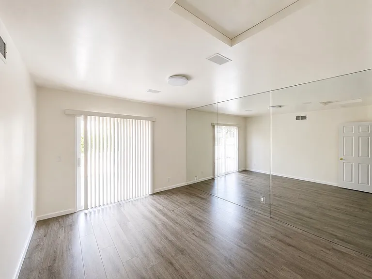 Upstairs Bedroom 2