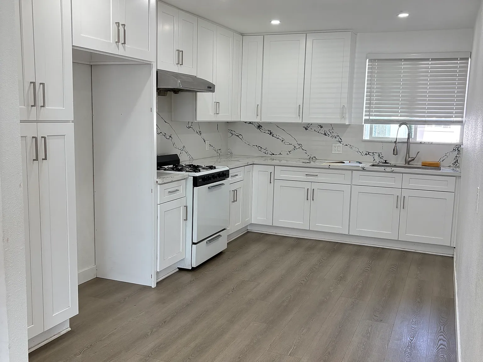 2 bed, 750 sqft, $2,600 — Photo 3