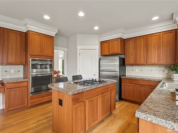 3rd image of 11914 SE 73rd Pl
