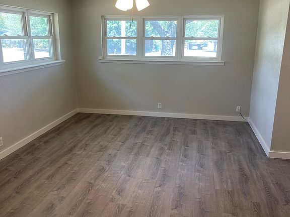 2nd image of 1110 N Harbin Dr