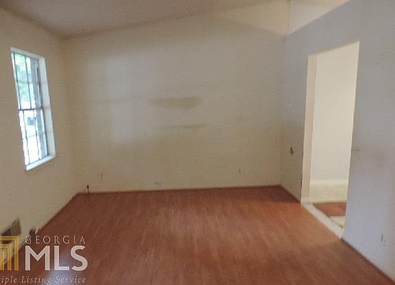 5th image of 848 N Carter Dr