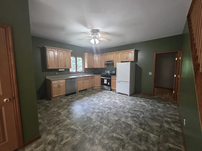 1459 River Rd — Photo 8