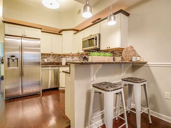 3rd image of 258 Pine St #102