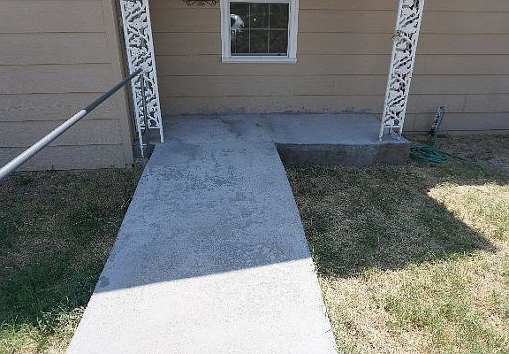 4th image of 105 S Gillis St