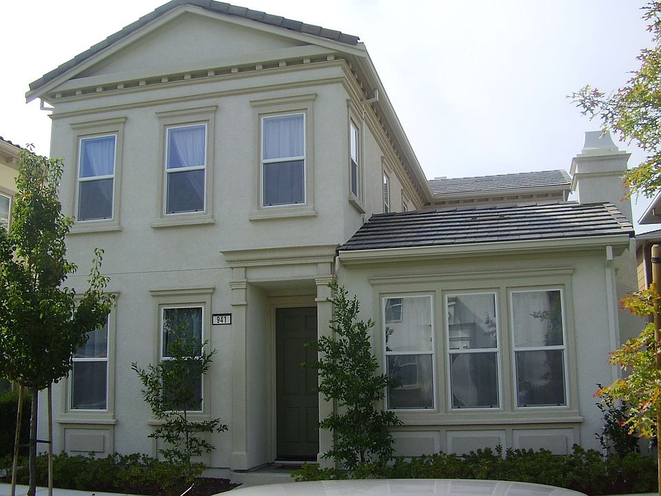 House from front (faces east)