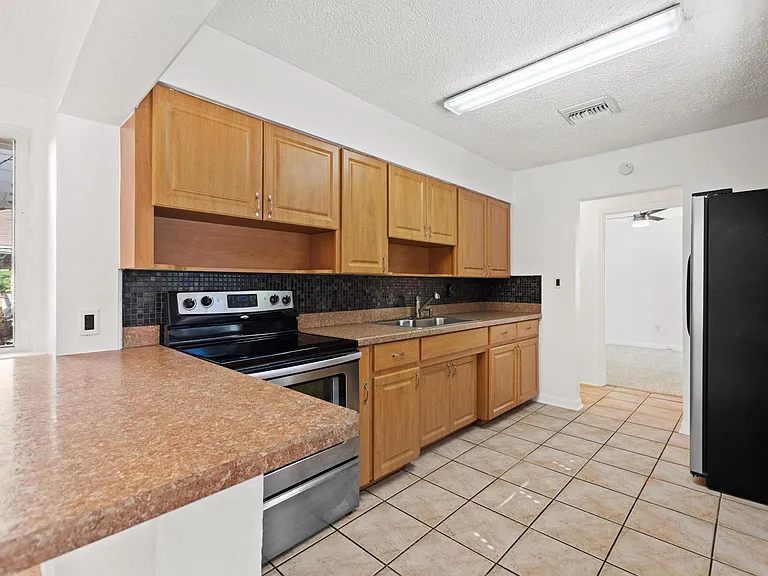 2207 S Lincoln Ave — Photo 14