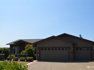 703 Kachess Ln, Zillah, WA
