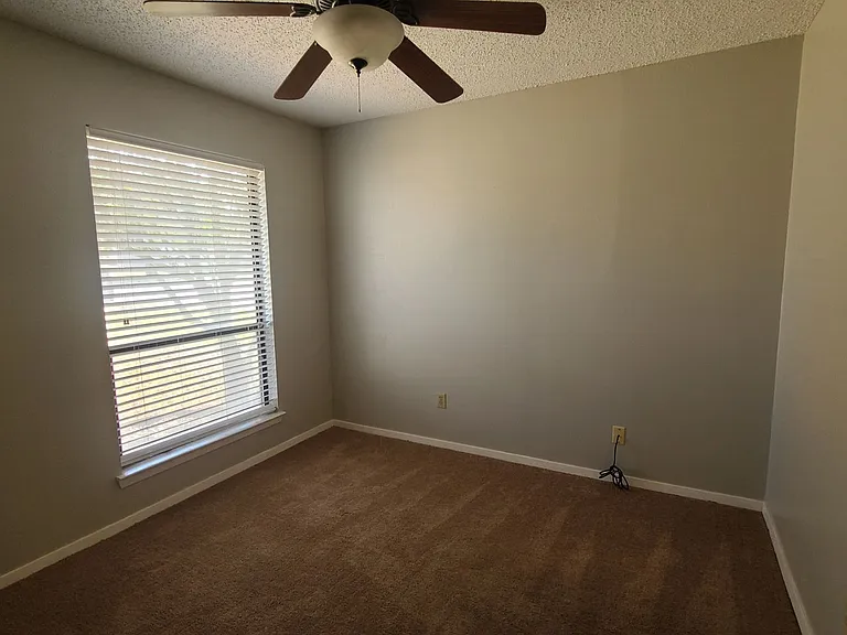 13112 Lamplight Village Ave — Photo 23