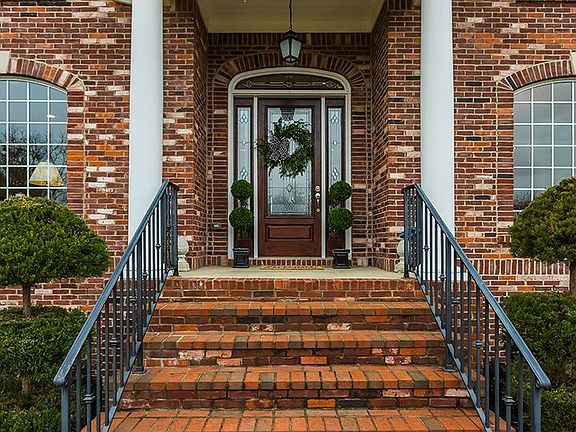 5th image of 201 Deerfield Cir