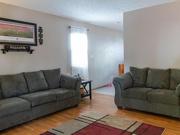 5th image of 3350 Robin Hill Ct W