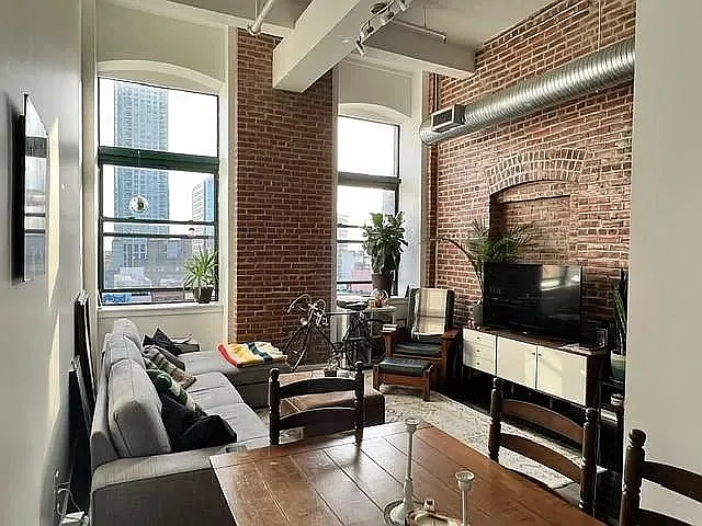 2 bed, 922 sqft, $2,800 — Photo 2