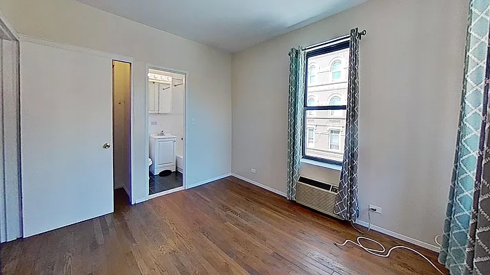 Rented by Bond New York | media 8