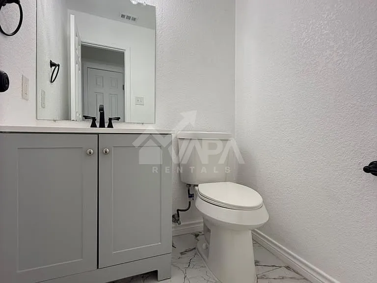 817 Meadow Br — Photo 11