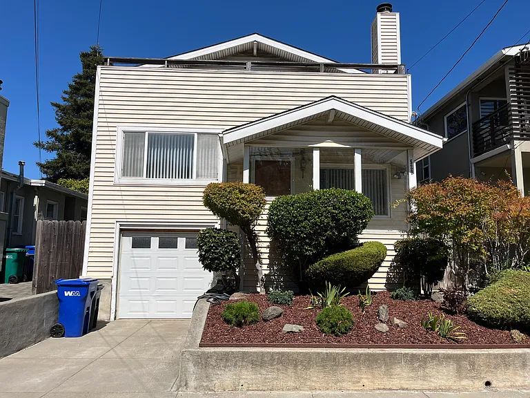 529 Stannage Ave — Photo 2