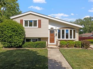 9833 Mayfield Ave, Oak Lawn, IL 60453