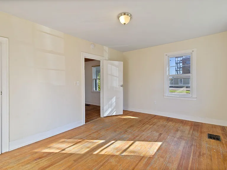 250 Sanford St — Photo 15