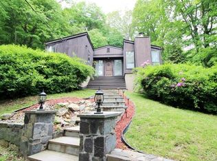 211 Barger St, Putnam Valley, NY 10579