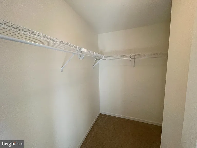 21330 Meadow Field Ct — Photo 38