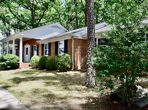 1804 Wall Hill Rd, Raleigh, NC 27604