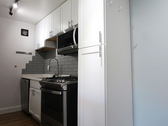 4th image of 1931 N Cleveland St APT 302
