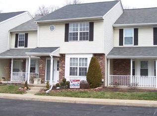 33 Wyckwood Ct, Newtown, PA 18940