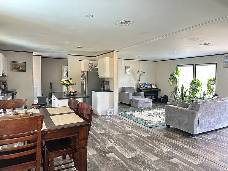 121 Falcon Fire Pl — Photo 4