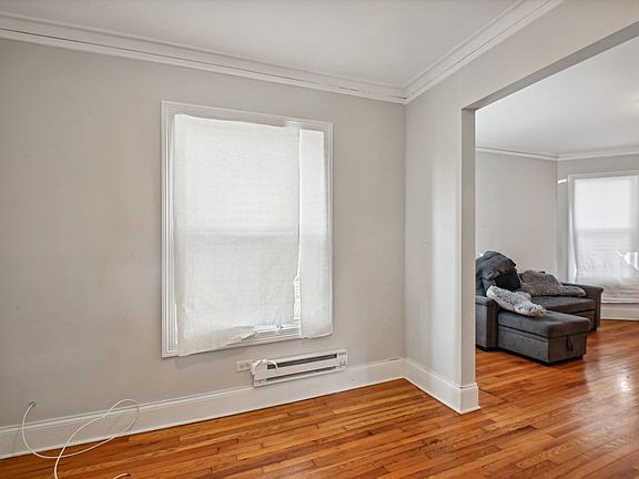 4th image of 7408 S Eberhart Ave
