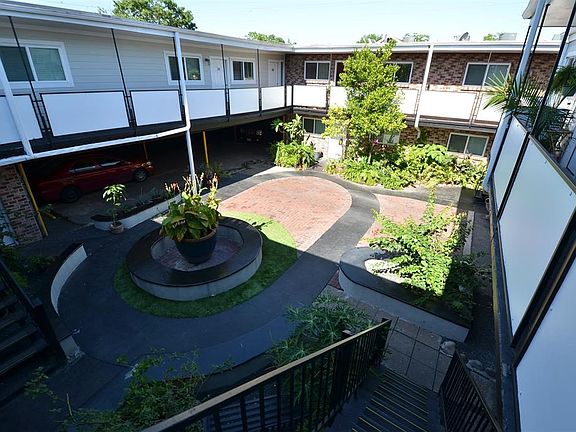 3rd image of 1840 Richmond Ave APT 29