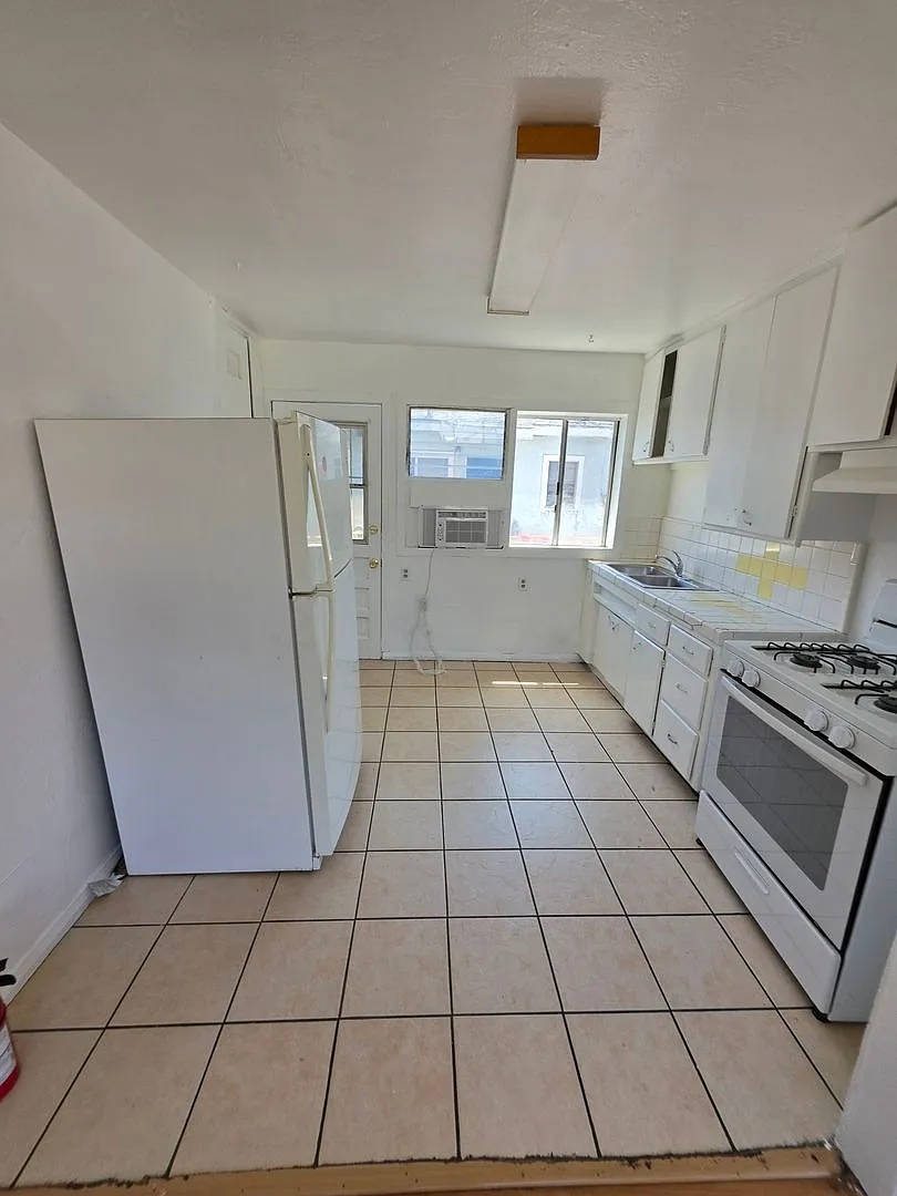 17721-17723 Alburtis Ave (PMC205) — Photo 3
