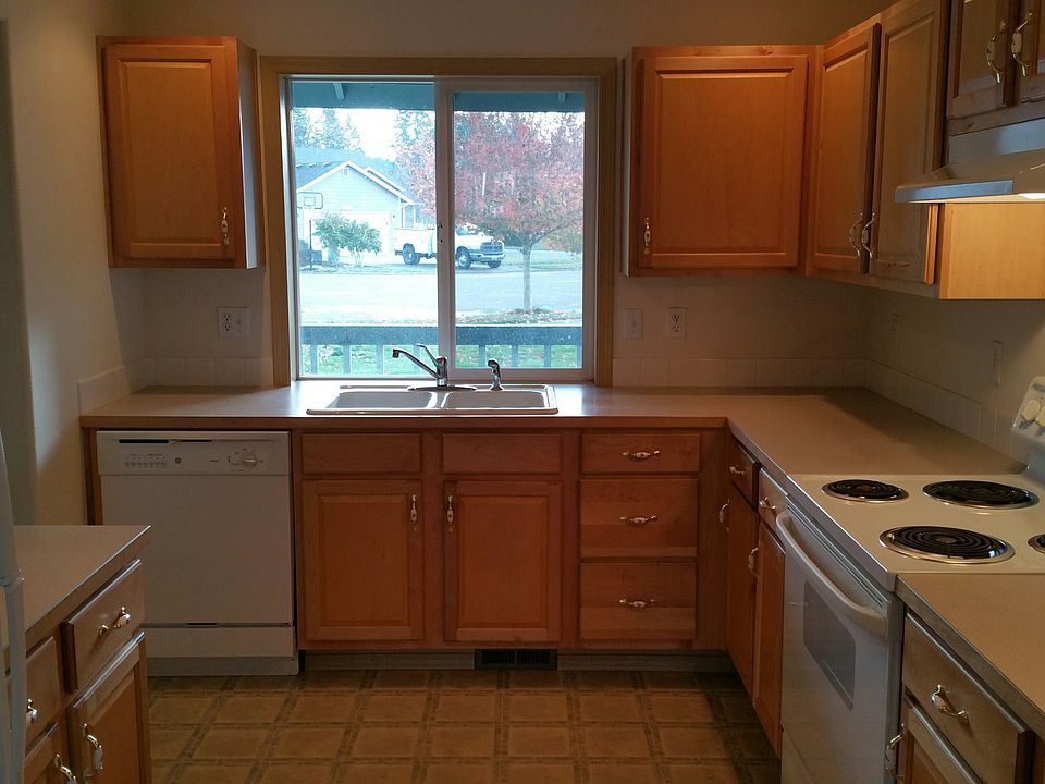 1st image of 10731 Tucannon Ct SE