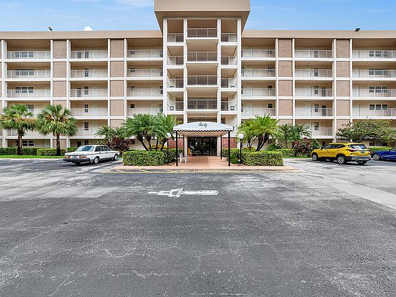 2nd image of 2851 S Palm Aire Drive #405