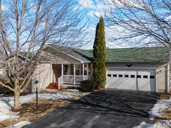 25 Serenity Way, Manchester, NH 03104