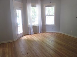 2325 W School St, Chicago, IL 60618