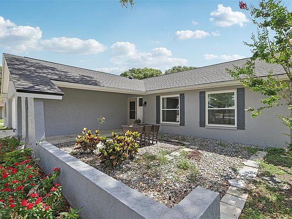 5th image of 1009 Black Knight Dr