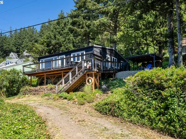 1785 Chinook Ave, Oceanside, OR 97134