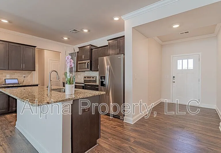 540 Yellow Fox Rd — Photo 4