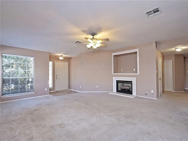 2519 Vernell Way — Photo 3