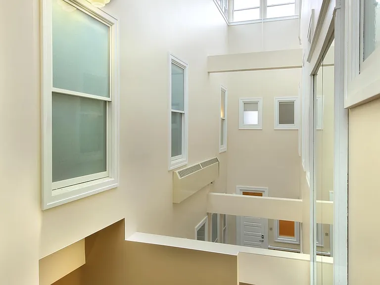 Division Park Apartments — Photo 10
