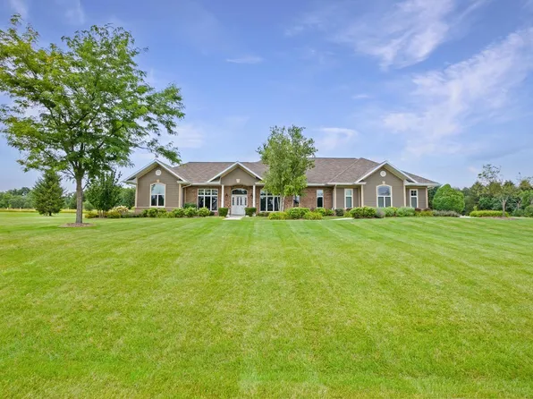 W320S3467 South Esser DRIVE, Waukesha, WI 53189