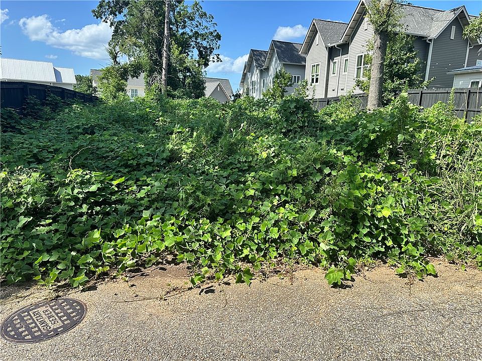 1st image of 549 Bryant Ave