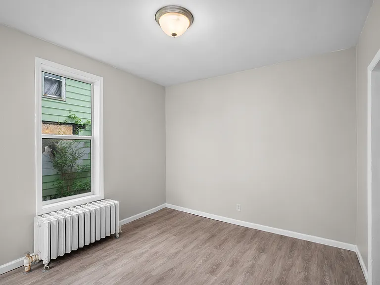 309 N 5th St #1 — Photo 8